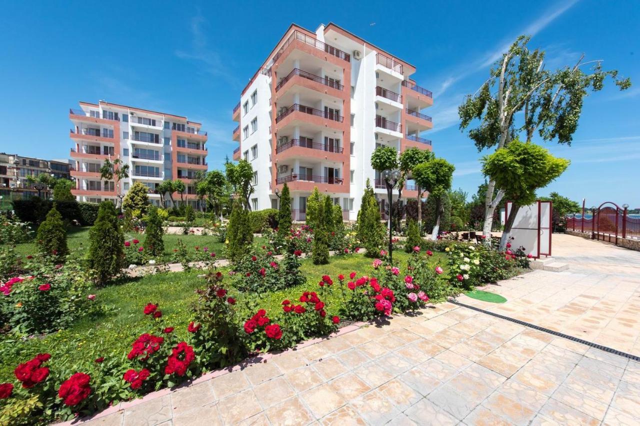 Gt Riviera Fort Beach Apartments Ravda ภายนอก รูปภาพ