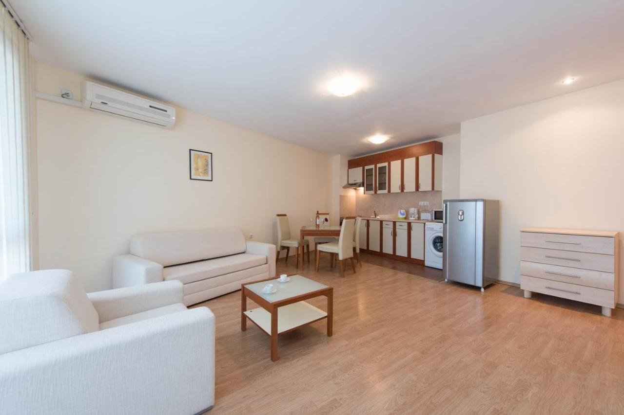 Gt Riviera Fort Beach Apartments Ravda ภายนอก รูปภาพ