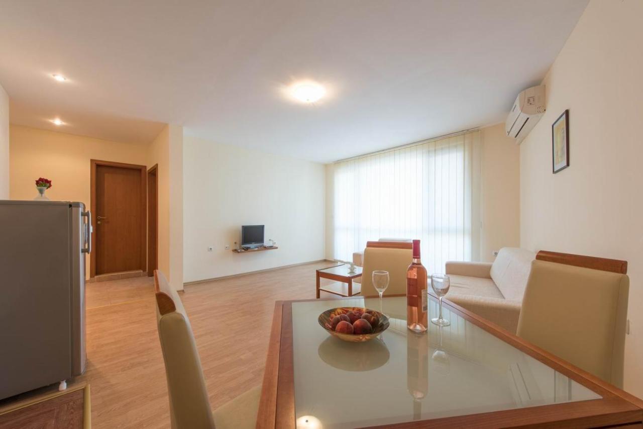 Gt Riviera Fort Beach Apartments Ravda ภายนอก รูปภาพ