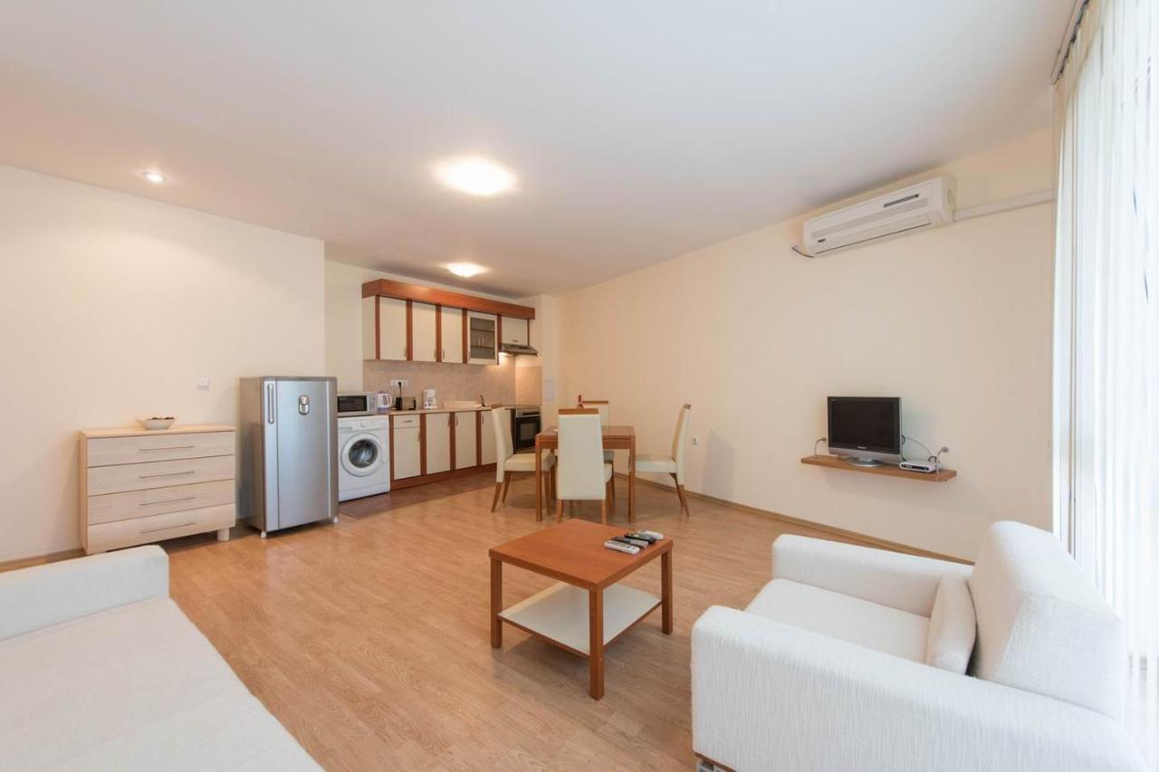 Gt Riviera Fort Beach Apartments Ravda ภายนอก รูปภาพ