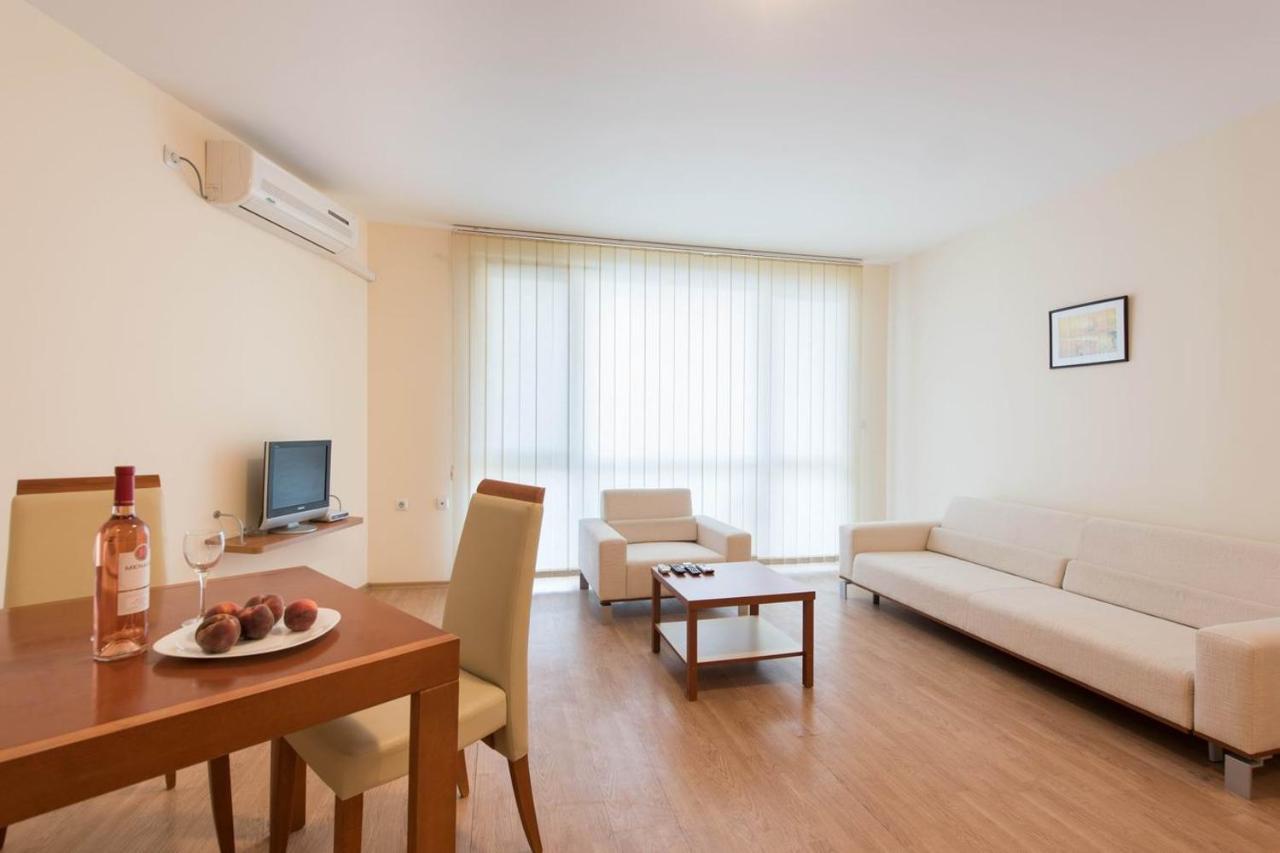 Gt Riviera Fort Beach Apartments Ravda ภายนอก รูปภาพ